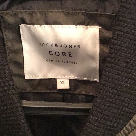 Jack & Jones nylon olive green jacket with black faux leather sleeve. Men. XL - Picture 2 of 6